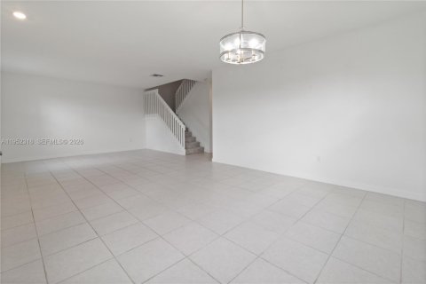 House in Homestead, Florida 5 bedrooms, 328.13 sq.m. № 2010494 - photo 18