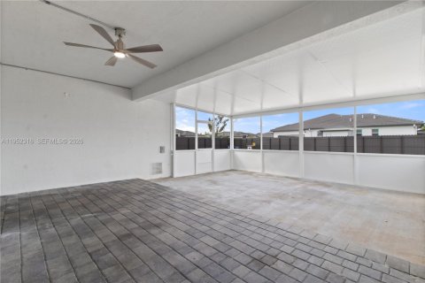 House in Homestead, Florida 5 bedrooms, 328.13 sq.m. № 2010494 - photo 21