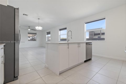 House in Homestead, Florida 5 bedrooms, 328.13 sq.m. № 2010494 - photo 26