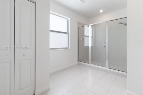 House in Homestead, Florida 5 bedrooms, 328.13 sq.m. № 2010494 - photo 17