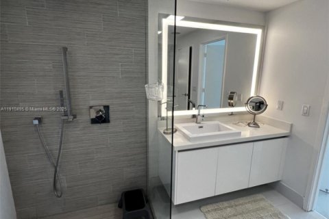 Condominio en venta en Sunny Isles Beach, Florida, 3 dormitorios, 175.77 m2 № 2013148 - foto 15