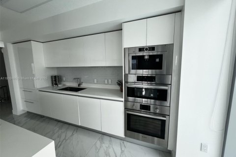 Condominio en venta en Sunny Isles Beach, Florida, 3 dormitorios, 175.77 m2 № 2013148 - foto 29