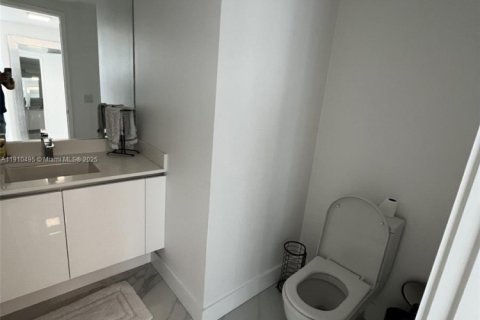 Condominio en venta en Sunny Isles Beach, Florida, 3 dormitorios, 175.77 m2 № 2013148 - foto 27