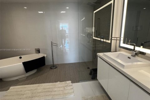 Condominio en venta en Sunny Isles Beach, Florida, 3 dormitorios, 175.77 m2 № 2013148 - foto 13