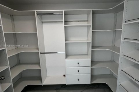 Condominio en venta en Sunny Isles Beach, Florida, 3 dormitorios, 175.77 m2 № 2013148 - foto 17