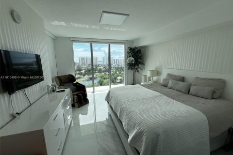 Condominio en venta en Sunny Isles Beach, Florida, 3 dormitorios, 175.77 m2 № 2013148 - foto 18