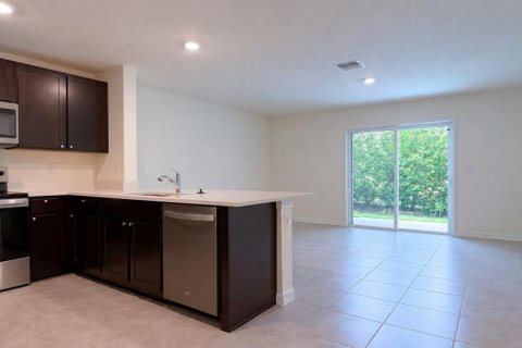 Townhouse in Ocala, Florida 3 bedrooms, 139.82 sq.m. № 2394211 - photo 4