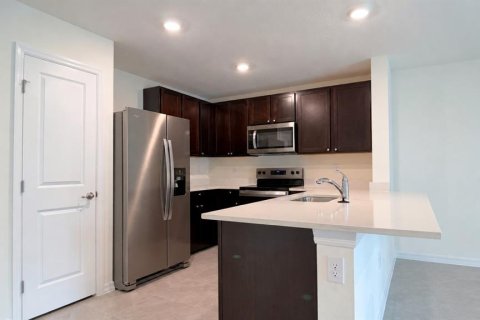 Townhouse in Ocala, Florida 3 bedrooms, 139.82 sq.m. № 2394211 - photo 5