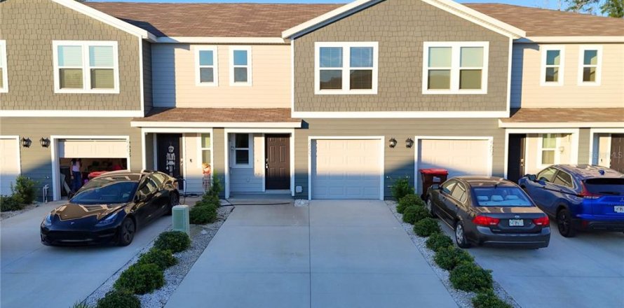 Townhouse in Ocala, Florida 3 bedrooms, 139.82 sq.m. № 2394211