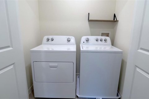 Townhouse in Ocala, Florida 3 bedrooms, 139.82 sq.m. № 2394211 - photo 11