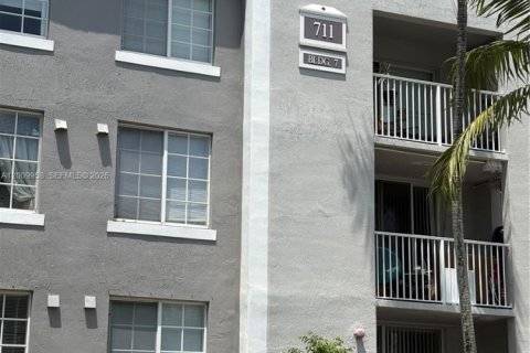Condominio en venta en Pembroke Pines, Florida, 3 dormitorios, 98.29 m2 № 2073010 - foto 2
