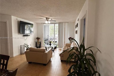 Condominio en venta en Pembroke Pines, Florida, 3 dormitorios, 98.29 m2 № 2073010 - foto 7