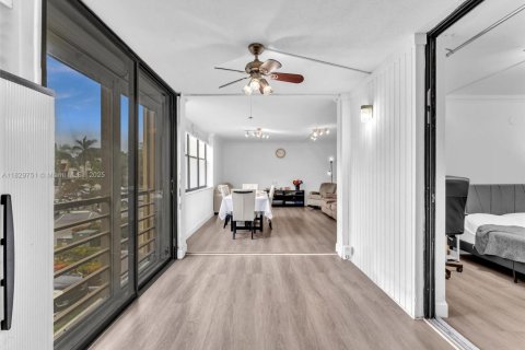 Condominio en venta en Aventura, Florida, 3 dormitorios, 128.21 m2 № 1980522 - foto 18