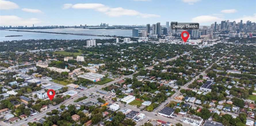 Propiedad comercial en Miami, Florida № 1949421