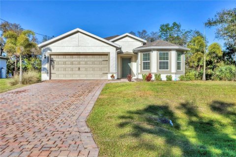 House in North Port, Florida 3 bedrooms, 162.39 sq.m. № 1907440 - photo 2