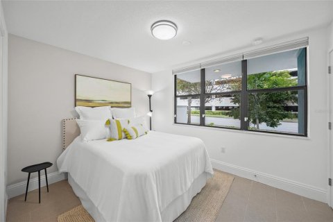 Townhouse in Sarasota, Florida 3 bedrooms, 256.5 sq.m. № 2306504 - photo 5