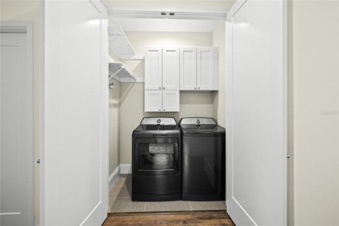 Townhouse in Sarasota, Florida 3 bedrooms, 256.5 sq.m. № 2306504 - photo 29