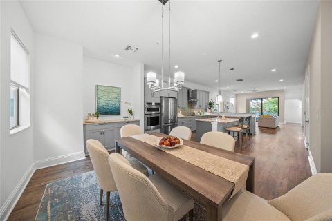 Townhouse in Sarasota, Florida 3 bedrooms, 256.5 sq.m. № 2306504 - photo 15