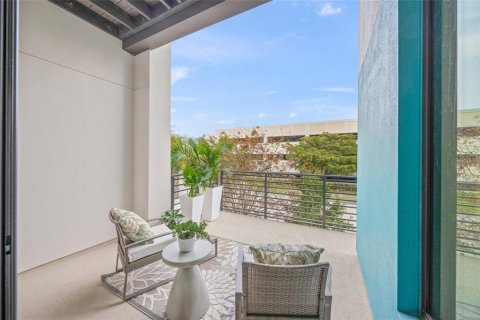 Townhouse in Sarasota, Florida 3 bedrooms, 256.5 sq.m. № 2306504 - photo 16