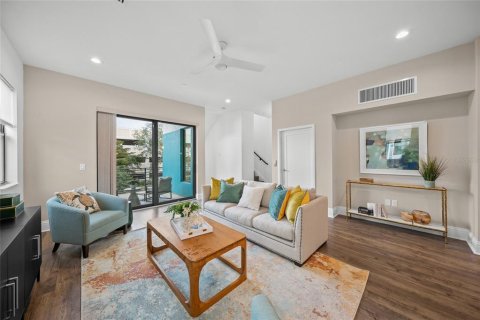 Townhouse in Sarasota, Florida 3 bedrooms, 256.5 sq.m. № 2306504 - photo 9