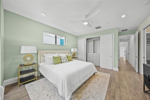 Townhouse in Sarasota, Florida 3 bedrooms, 256.5 sq.m. № 2306504 - photo 23