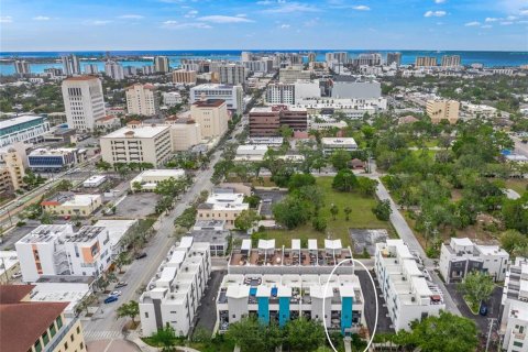 Townhouse in Sarasota, Florida 3 bedrooms, 256.5 sq.m. № 2306504