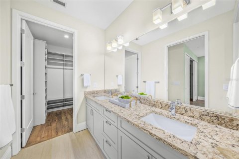 Townhouse in Sarasota, Florida 3 bedrooms, 256.5 sq.m. № 2306504 - photo 25