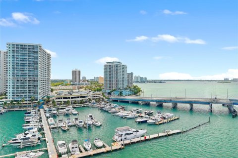 Copropriété à vendre à North Bay Village, Floride: 2 chambres, 118.36 m2 № 1982846 - photo 25