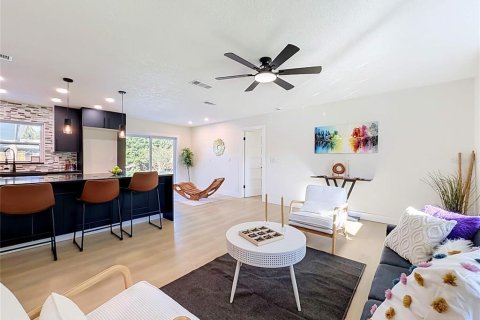 Villa ou maison à vendre à Orlando, Floride: 5 chambres, 231.33 m2 № 2419809 - photo 15