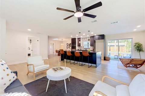 Villa ou maison à vendre à Orlando, Floride: 5 chambres, 231.33 m2 № 2419809 - photo 17