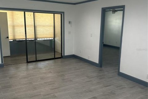 Condo in Saint Petersburg, Florida, 2 bedrooms  № 1722616 - photo 4