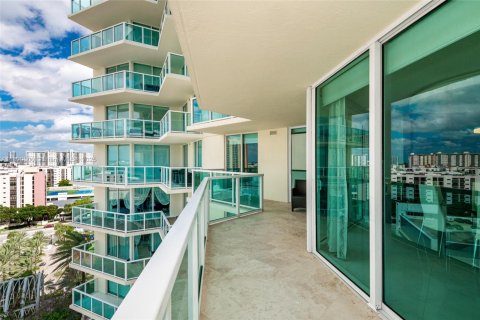 Condo in Sunny Isles Beach, Florida, 3 bedrooms  № 1952471 - photo 27