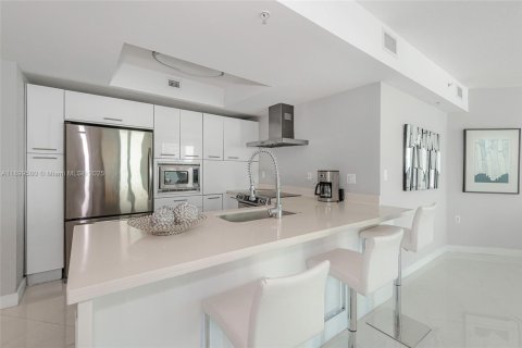 Condo in Sunny Isles Beach, Florida, 3 bedrooms  № 1952471 - photo 10