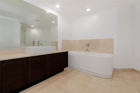 Condo in Sunny Isles Beach, Florida, 3 bedrooms  № 1952471 - photo 17