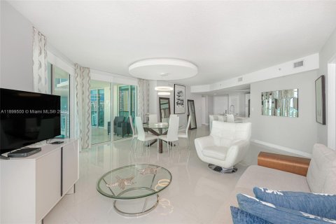 Condo in Sunny Isles Beach, Florida, 3 bedrooms  № 1952471 - photo 6