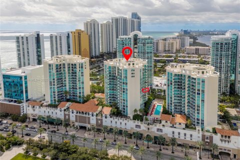 Condo in Sunny Isles Beach, Florida, 3 bedrooms  № 1952471 - photo 30