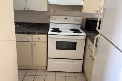 Apartment in Miami, Florida 1 bedroom, 74.32 sq.m. № 1953155 - photo 5