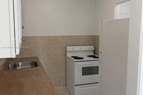 Apartment in Miami, Florida 1 bedroom, 74.32 sq.m. № 1953155 - photo 2