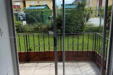 Apartment in Miami, Florida 1 bedroom, 74.32 sq.m. № 1953155 - photo 1