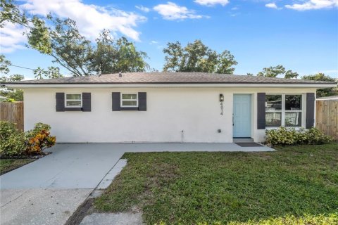 Casa en venta en Tampa, Florida, 4 dormitorios, 132.48 m2 № 2383323 - foto 2