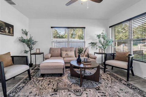 Casa en venta en Tampa, Florida, 4 dormitorios, 132.48 m2 № 2383323 - foto 5