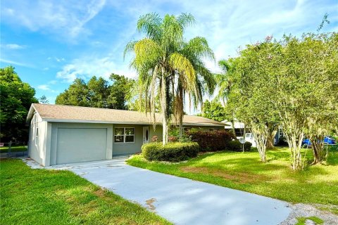 Casa en alquiler en DeLand, Florida, 4 dormitorios, 127.46 m2 № 1912137 - foto 1