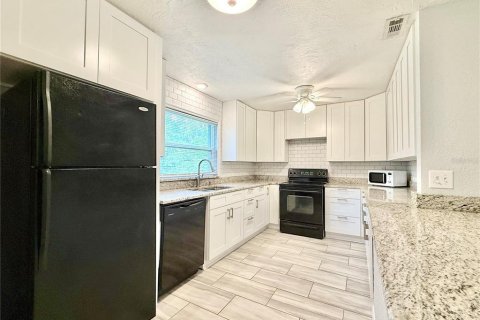 Villa ou maison à louer à DeLand, Floride: 4 chambres, 127.46 m2 № 1912137 - photo 9