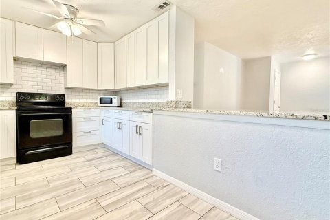 Casa en alquiler en DeLand, Florida, 4 dormitorios, 127.46 m2 № 1912137 - foto 10