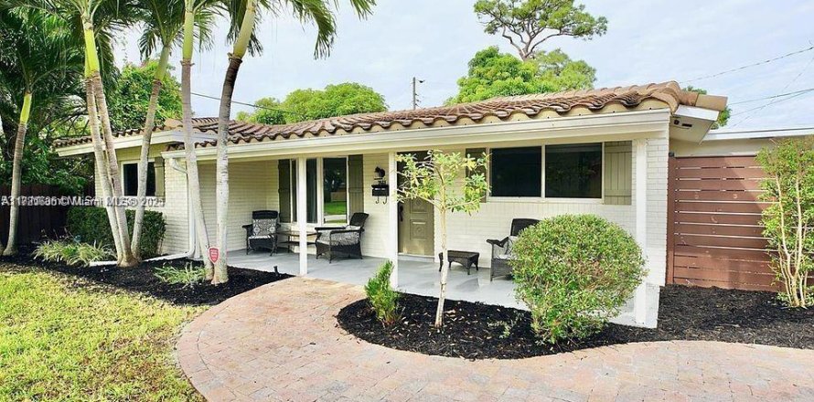 House in Oakland Park, Florida 3 bedrooms, 148.46 sq.m. № 1934562