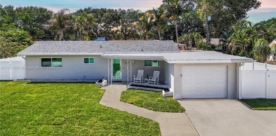 Casa en Lighthouse Point, Florida 3 dormitorios, 145.3 m2 № 1645502
