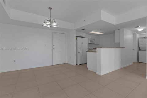 Condo in North Bay Village, Florida, 2 bedrooms  № 2051431 - photo 10