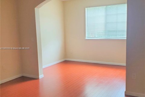 Снять в аренду кондоминиум в Уэст-Палм-Бич, Флорида 2 спальни, 116.87м2, № 1931097 - фото 10