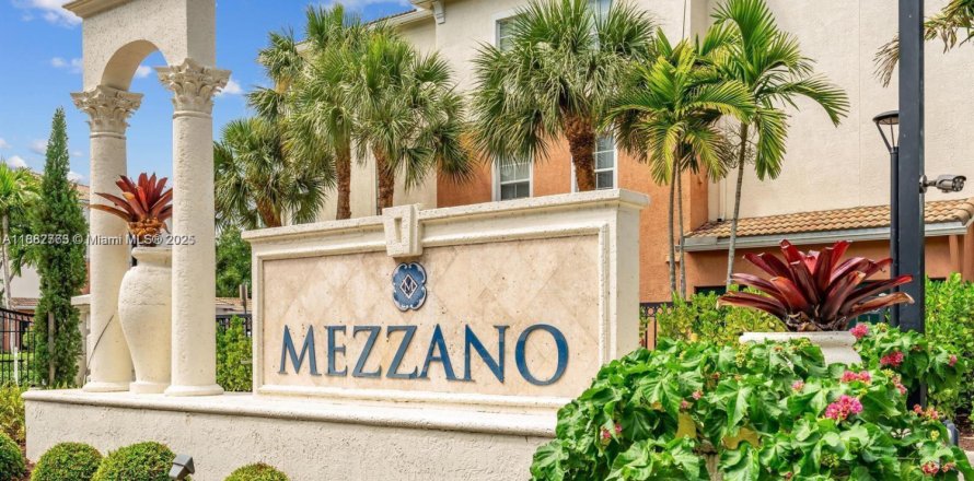 Кондоминиум с 2 спальнями в Уэст-Палм-Бич, Флорида № 1931097