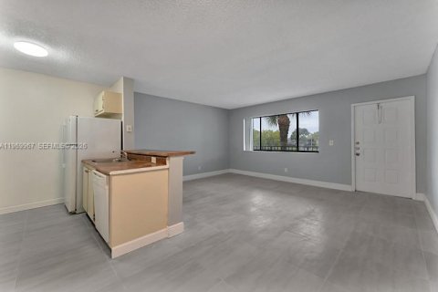 Снять в аренду кондоминиум в Бойнтон-Бич, Флорида 1 спальня, 65.4м2, № 2030756 - фото 7